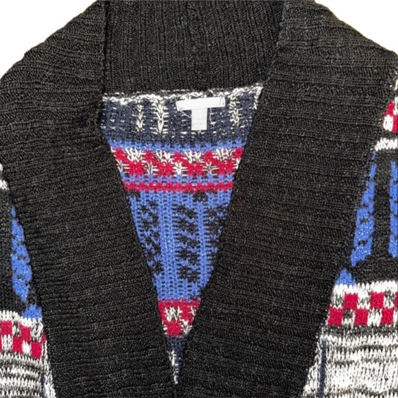 Cozy Patterned Sweater - Picture 3 of 6